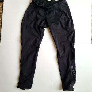 REI Small petite Black Capri leggings zipper back pocket zipper leg workout gym